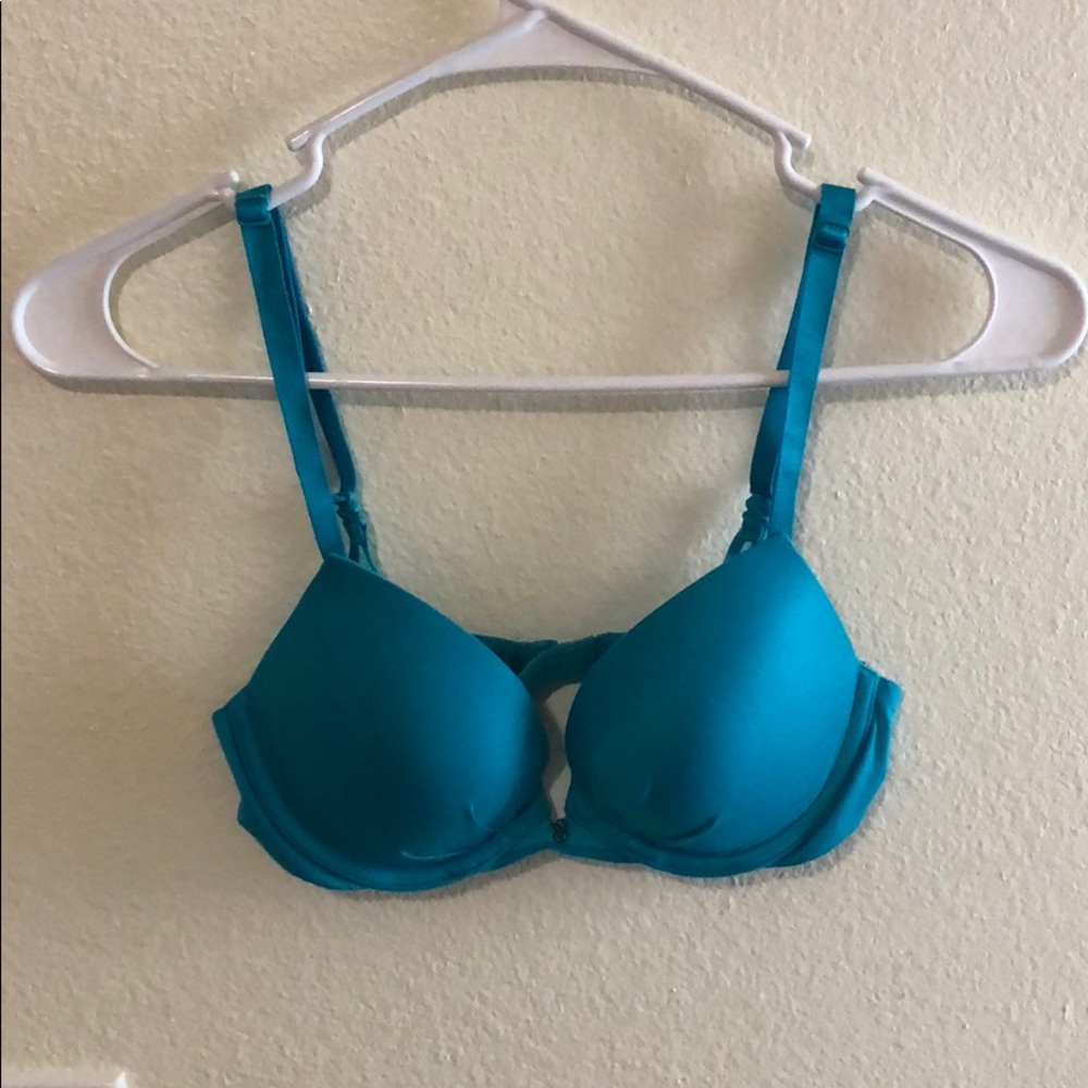 Victoria’s Secret Plunge Bra 💙